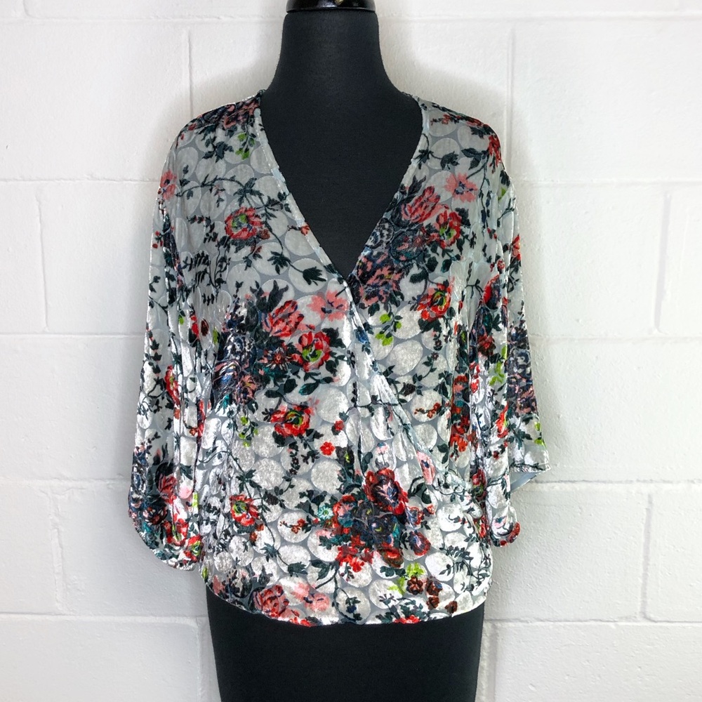Anthropologie Maeve Floral Crushed Velvet Wrap Front Top With Kimono Sleeve